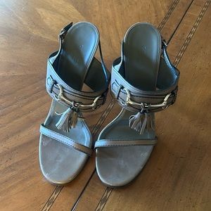 Gucci High heel sandal taupe beige with tassel